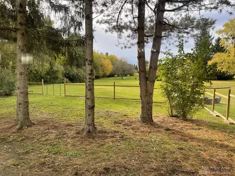 8879 Warner Rd, Saline, MI 48176 photo 7