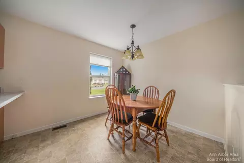 574 Ridge Ln, Tecumseh, MI 49286 photo 8