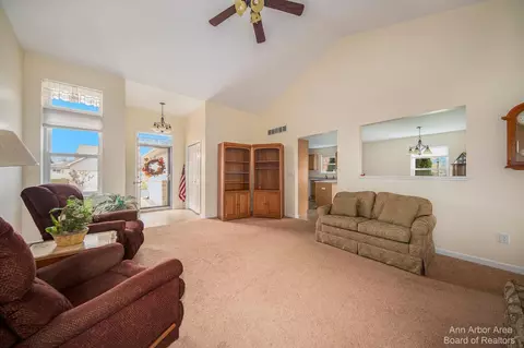 574 Ridge Ln, Tecumseh, MI 49286 photo 5