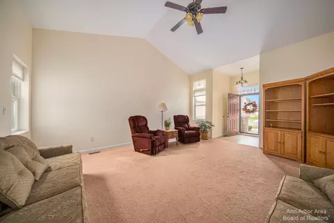 574 Ridge Ln, Tecumseh, MI 49286 photo 4
