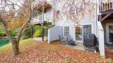 4308 Pine Ridge Ct, Ann Arbor, MI 48105