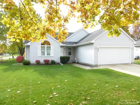 587 Berkshire Dr, Saline, MI 48176 photo 4