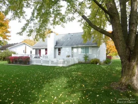 587 Berkshire Dr, Saline, MI 48176 photo 43