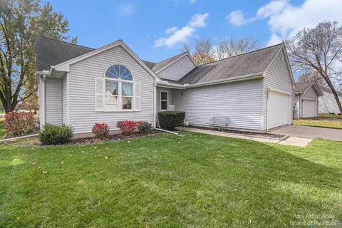 587 Berkshire Dr, Saline, MI 48176 photo 54