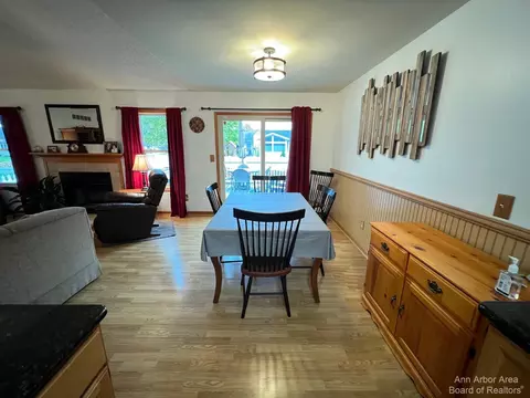 587 Berkshire Dr, Saline, MI 48176 photo 16