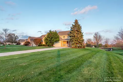 2009 Stonebridge N Dr, Ann Arbor, MI 48108