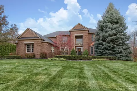 8262 S Newbury S, Canton, MI 48187