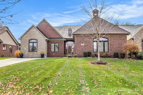 5458 Pinnacle Ct, Ann Arbor, MI 48108