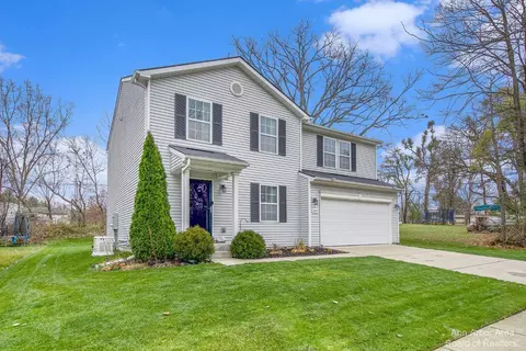 8237 Bayberry Ct, Dexter, MI 48130