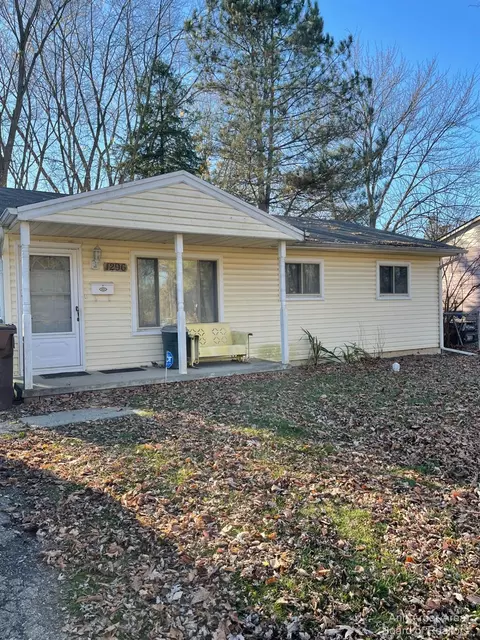 1296 Stamford Rd, Ypsilanti, MI 48198
