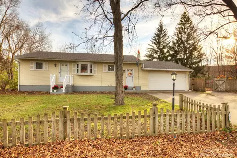 2376 Coolidge Ave, Ypsilanti, MI 48198