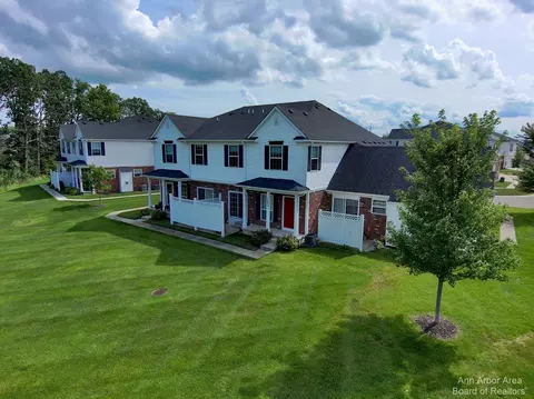 2302 Riversedge Dr, Saline, MI 48176