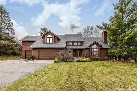 3737 Bradford Square Dr, Ann Arbor, MI 48103
