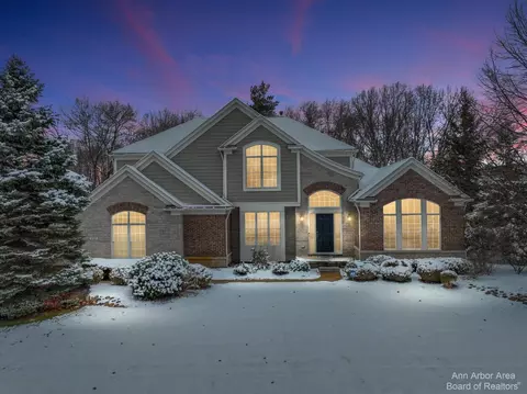 9387 Lexford Way, Brighton, MI 48114