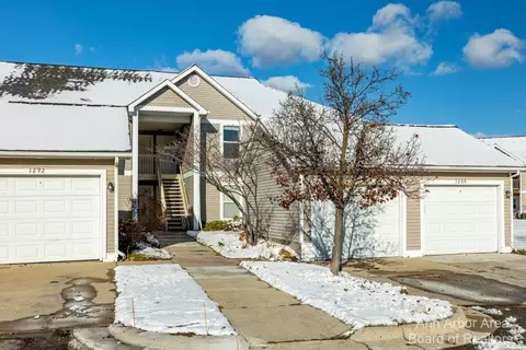 1290 Heatherwood Ln, Ann Arbor, MI 48108