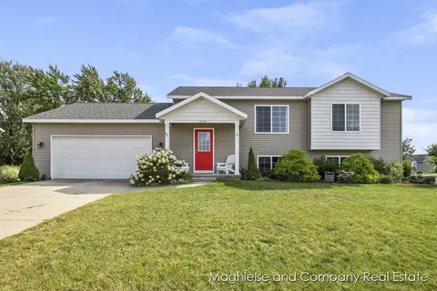 1834 143rd Ave, Dorr, MI 49323