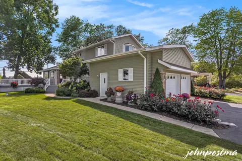 8170 Morrison Lake Gdns, Saranac, MI 48881