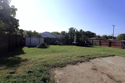336 Seminole Pl, Jackson, MI 49202 photo 4