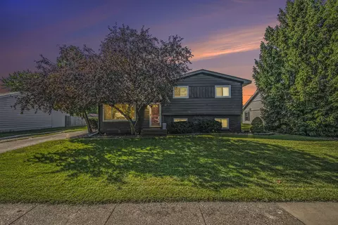 1760 Sibley St SE, Lowell, MI 49331