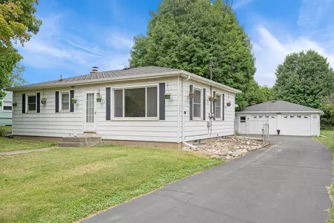 2608 Nichols Rd, Kalamazoo, MI 49004