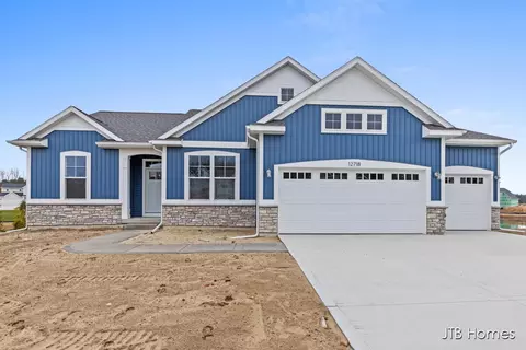 12718 Riverton Rd, Grand Haven, MI 49417