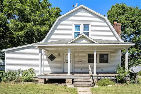 121 E Sherwood St, Decatur, MI 49045