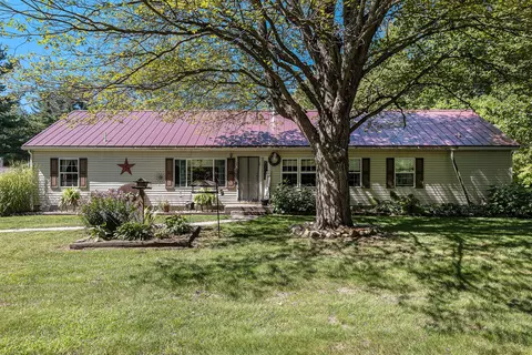 8763 S 184th Ave, Holton, MI 49425
