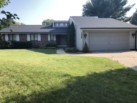 1406 Mulberry Ln, St. Joseph, MI 49085