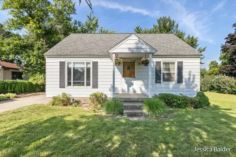 4307 Thorndyke Ave SW, Wyoming, MI 49548