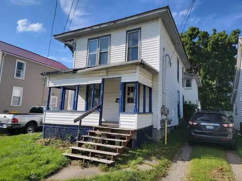 158 E Adams St, Ionia, MI 48846 photo 3