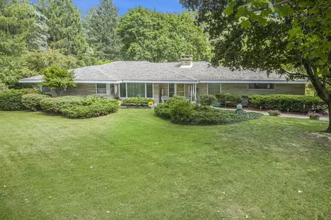 59937 Eighth St, Three Rivers, MI 49093