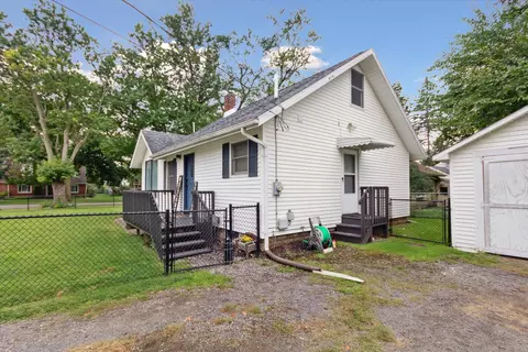 238 Wright St, Jackson, MI 49203 photo 4