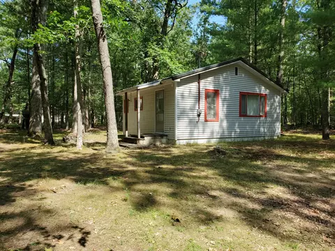 8316 W Cypress Ave, Baldwin, MI 49304