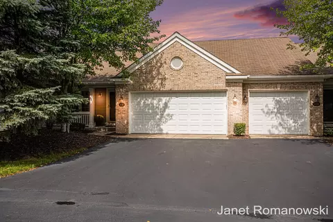 430 Abbey Mill Dr SE, Ada, MI 49301
