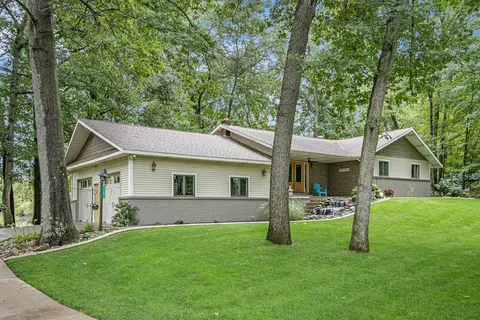 52601 Powell Ln, Three Rivers, MI 49093