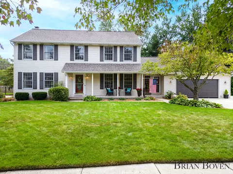 6027 Meadowlark St NE, Rockford, MI 49341