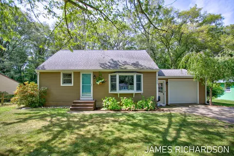 15325 Coleman Ave, Grand Haven, MI 49417