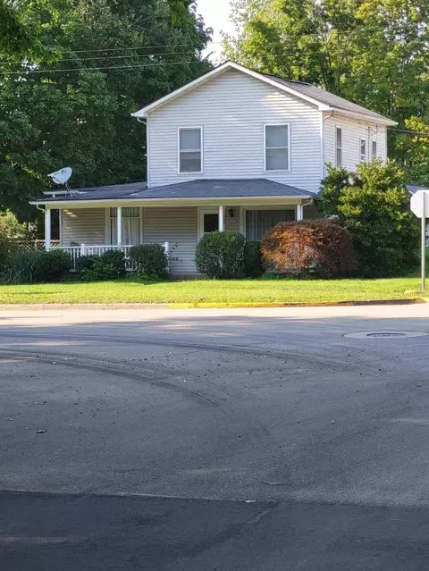304 W Main St, Centreville, MI 49032