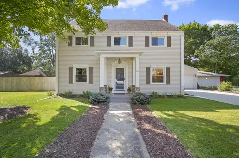 111 W Meadow Heights Ave, Jackson, MI 49203