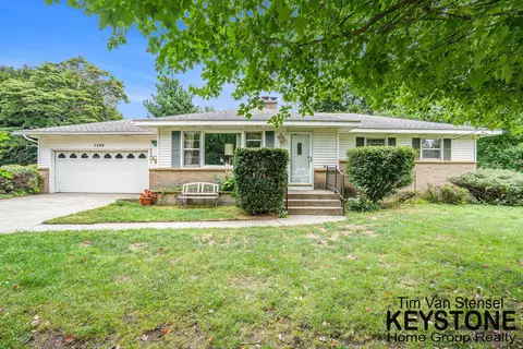 7290 Eastlane Ave, Jenison, MI 49428