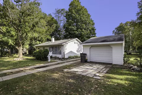 1304 Fulkerson Rd, Niles, MI 49120