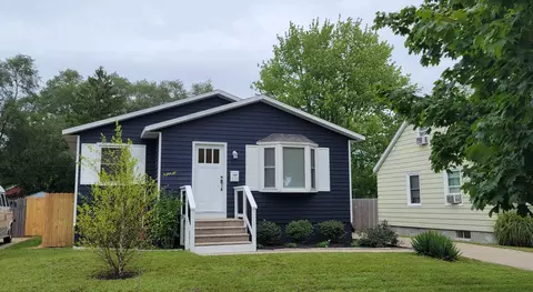 1331 Woodlawn Ave, Grand Haven, MI 49417