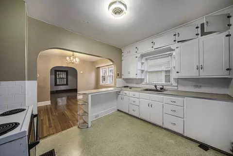 511 Adams St, Jackson, MI 49202 photo 9