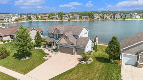 5784 Cory Dr, Hudsonville, MI 49426