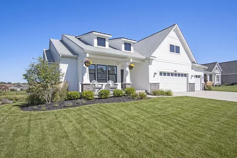 4520 Point Superior Ct, Holland, MI 49424