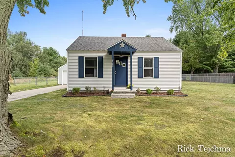 2580 Kregel Ave, Muskegon, MI 49442