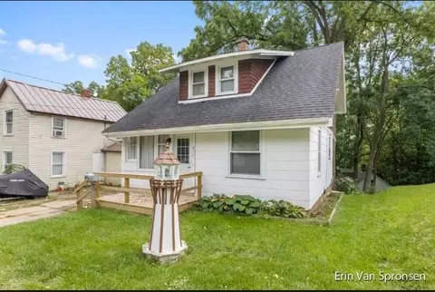 833 W Washington St, Ionia, MI 48846