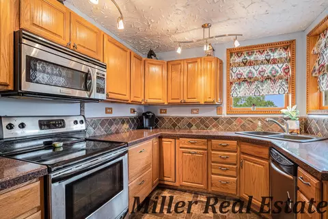 6190 W Goodemoot Rd, Clarksville, MI 48815