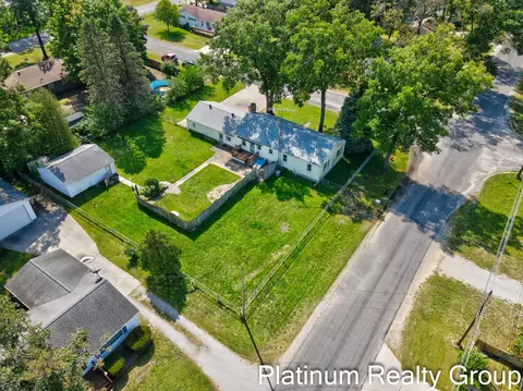1214 Gordon St, Muskegon, MI 49442