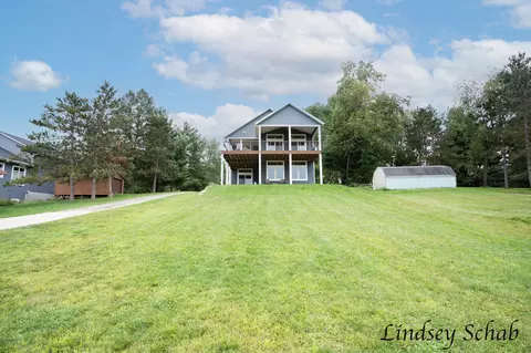 12113 Woodland Park Dr NE, Belding, MI 48809